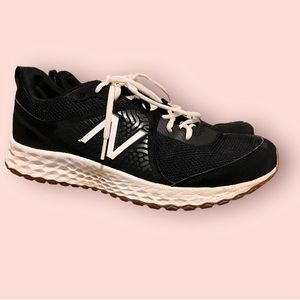 men’s new balance baseball turf shoes, EXCELLENT CONDITION.